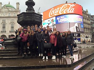 Eleverna vid Piccadilly Circus